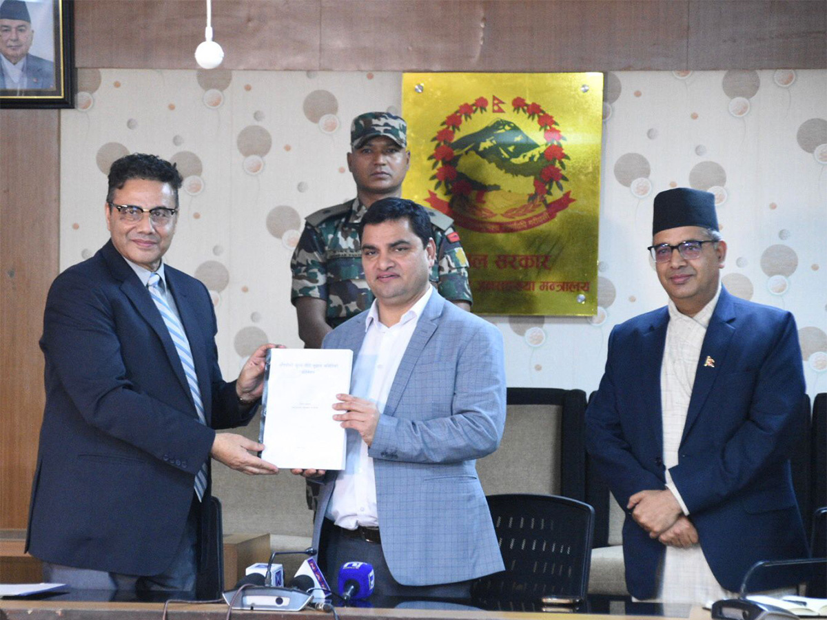 नागरिकले उचित मूल्यमा औषधि पाउने वातावरण तयार गर्छौंः मन्त्री पौडेल